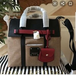 LOOKING HENRI BENDEL